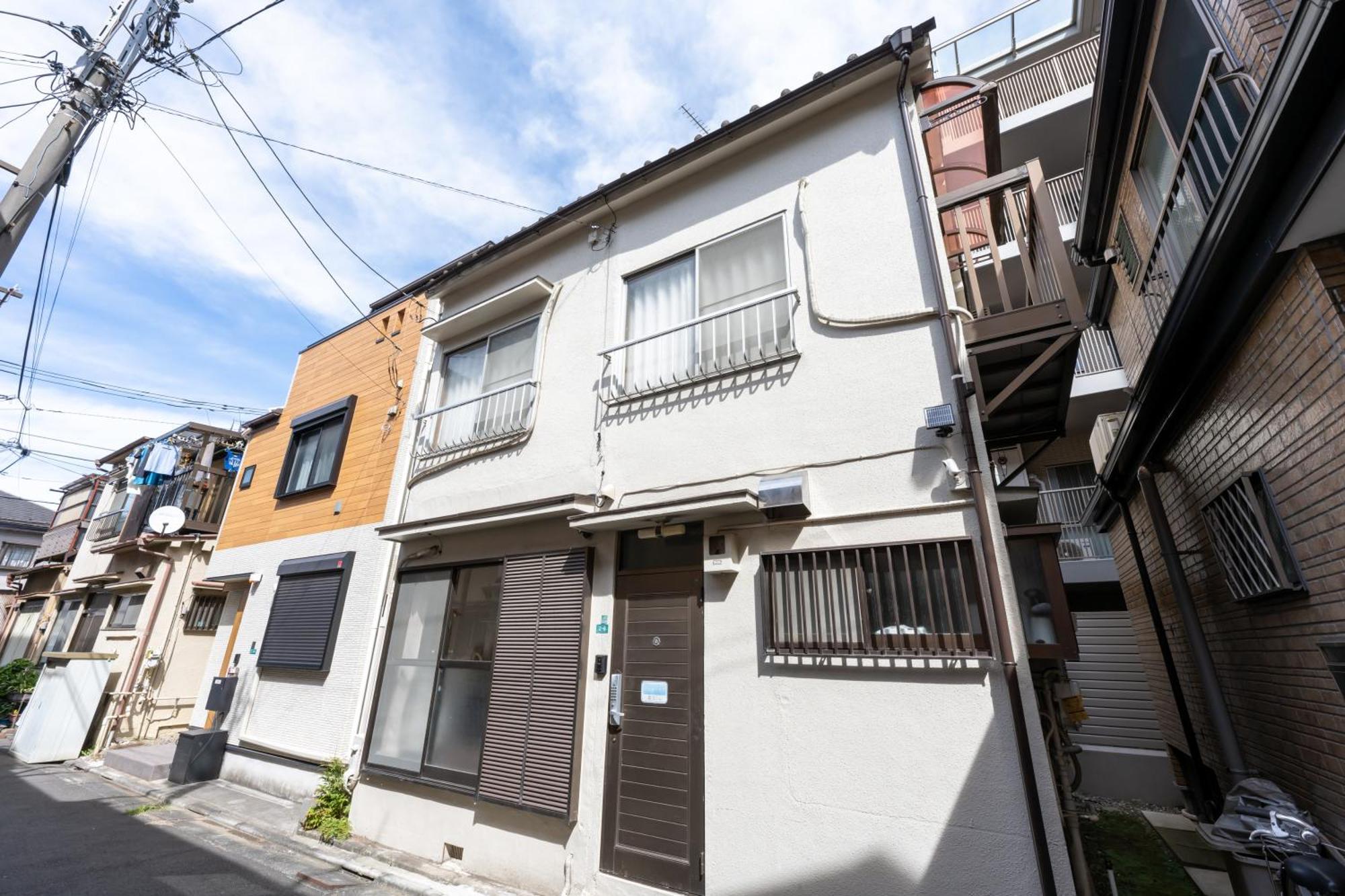 一棟貸切宿, 東京一之江ハウス6名定員, 秋葉原19分,新宿30分,Wifi有, ディズニータクシー20分3000円,駐車場ありません Токіо Екстер'єр фото